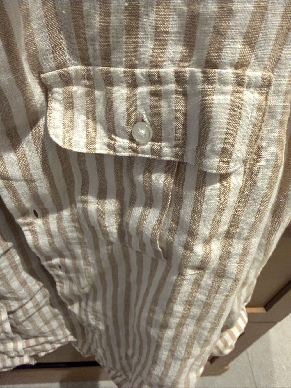 GAP Men's Beige and White Striped Linen Button-Down Shirt - Picture 5 of 6